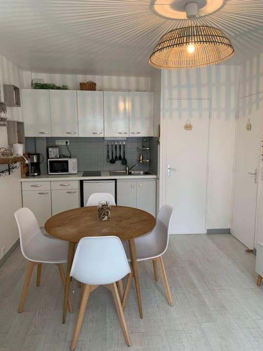 Houlgate Souplex 50M Plage Et Commerces Екстер'єр фото
